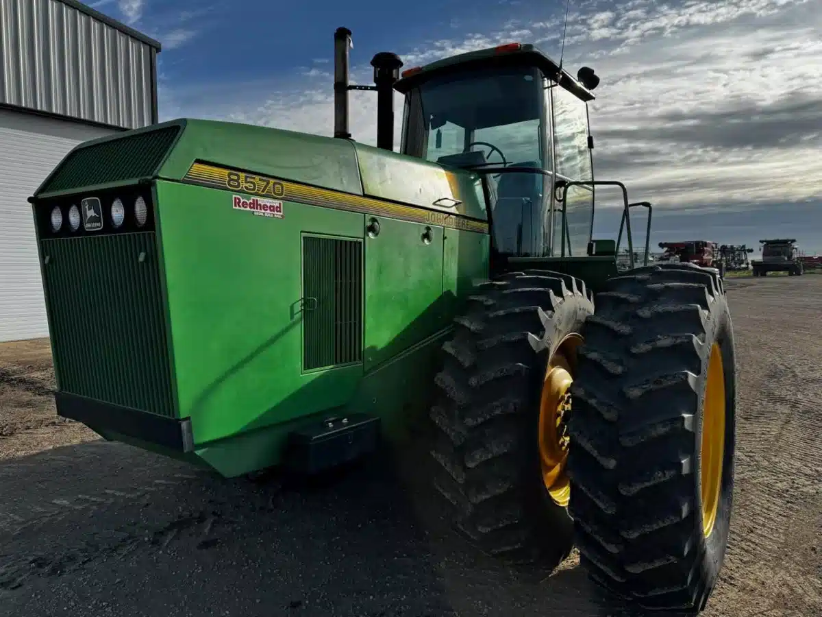 Gallery image 2 for Used 1993 John Deere 8570 Tractor