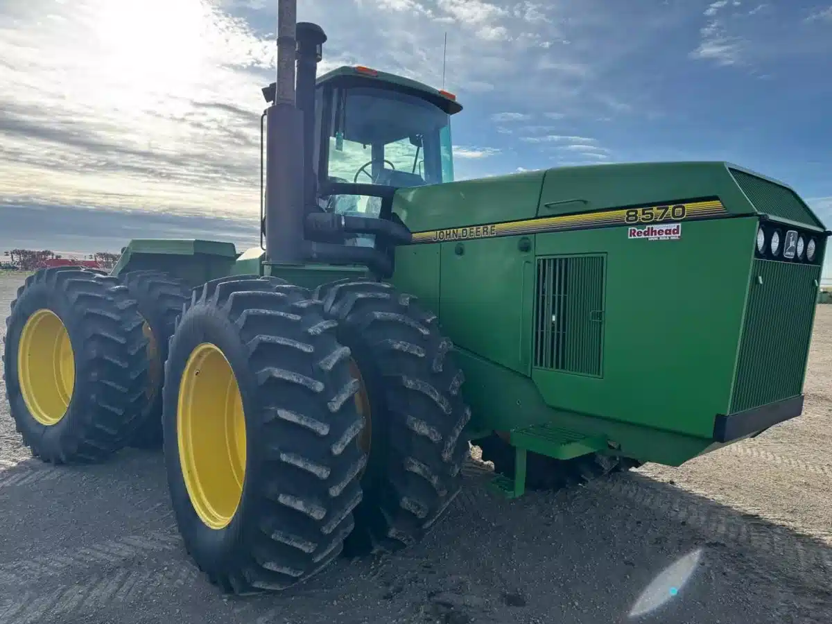 Gallery image 1 for Used 1993 John Deere 8570 Tractor