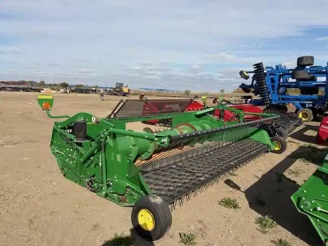 Gallery image 2 for Used 2018 John Deere 615P Header - Pickup