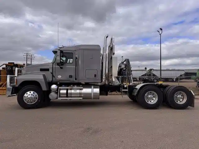 Gallery image 2 for New 2026 Mack PINNACLE 64T Semi-Truck