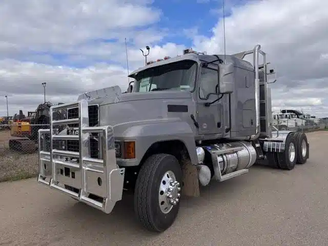 Gallery image 1 for New 2026 Mack PINNACLE 64T Semi-Truck