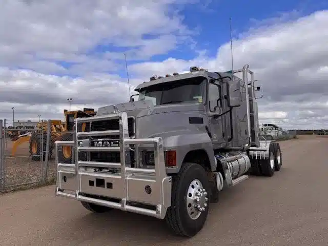 Gallery image 1 for New 2026 Mack PINNACLE 64T Semi-Truck