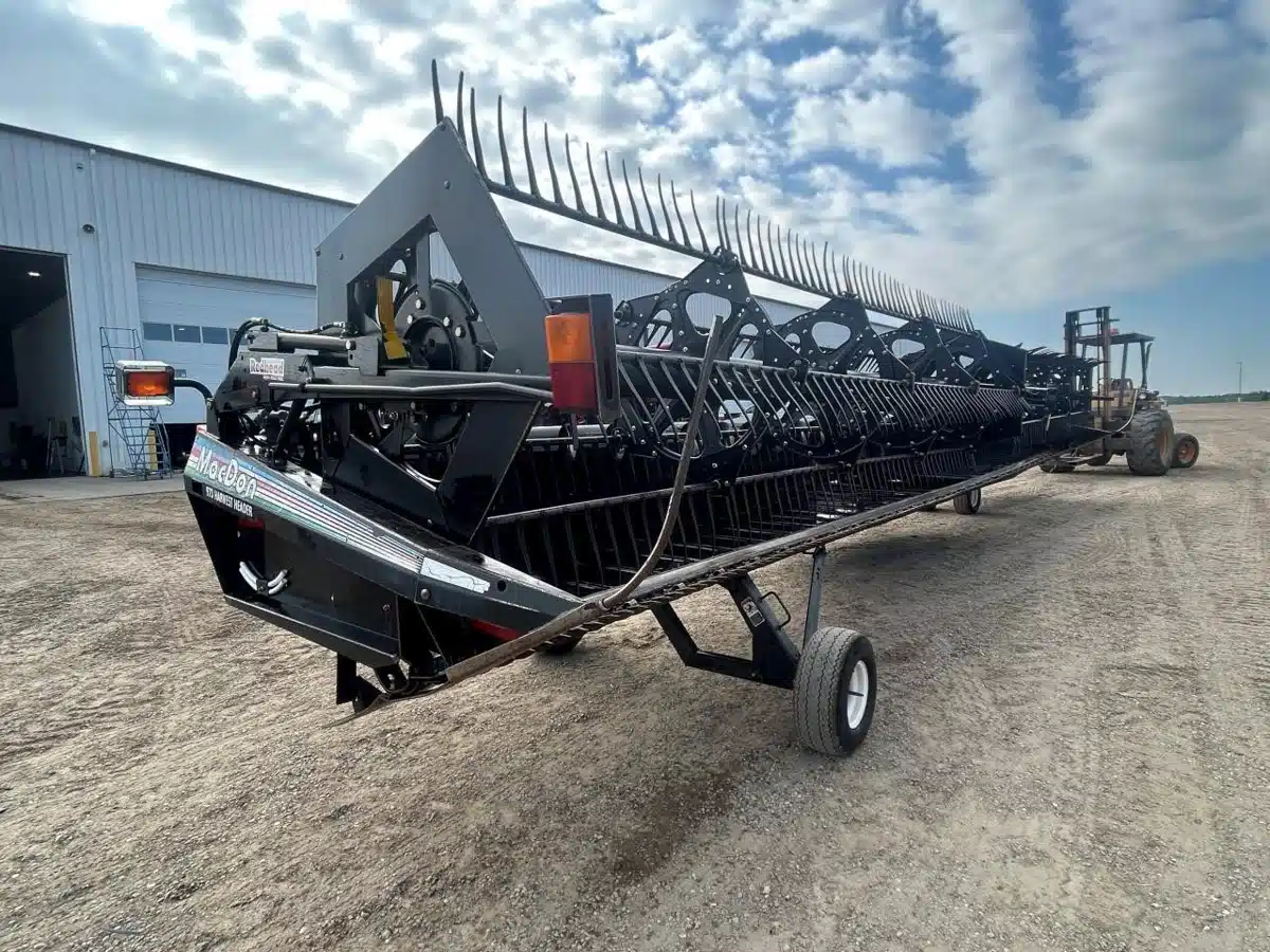 Gallery image 1 for Used 2004 MacDon 973 Header - Draper