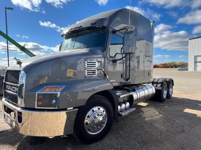 Gallery image 1 for Used 2024 Mack ANTHEM 64T Semi-Truck