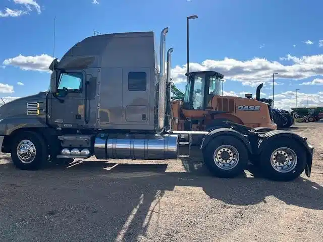 Gallery image 2 for Used 2024 Mack ANTHEM 64T Semi-Truck