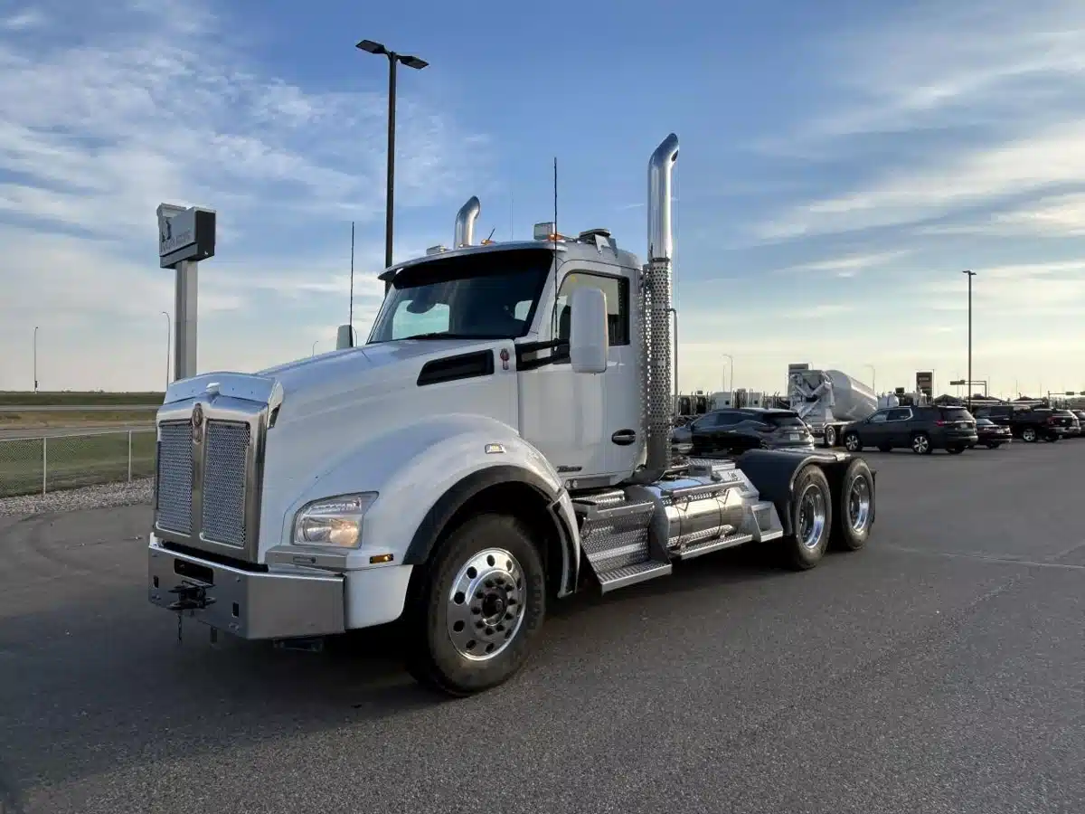 Used 2019 Kenworth T880 Semi-Truck