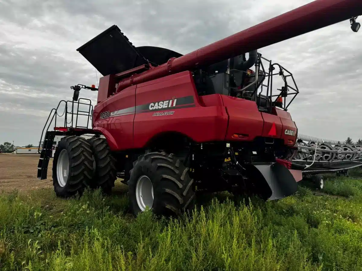 Gallery image 2 for Used 2013 Case IH 9230 Combine