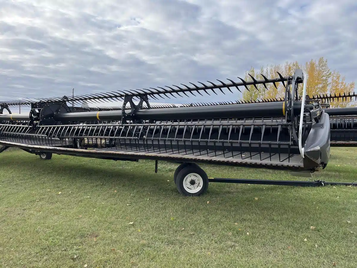 Gallery image 1 for Used 2016 MacDon FD75 Header - Flex Draper