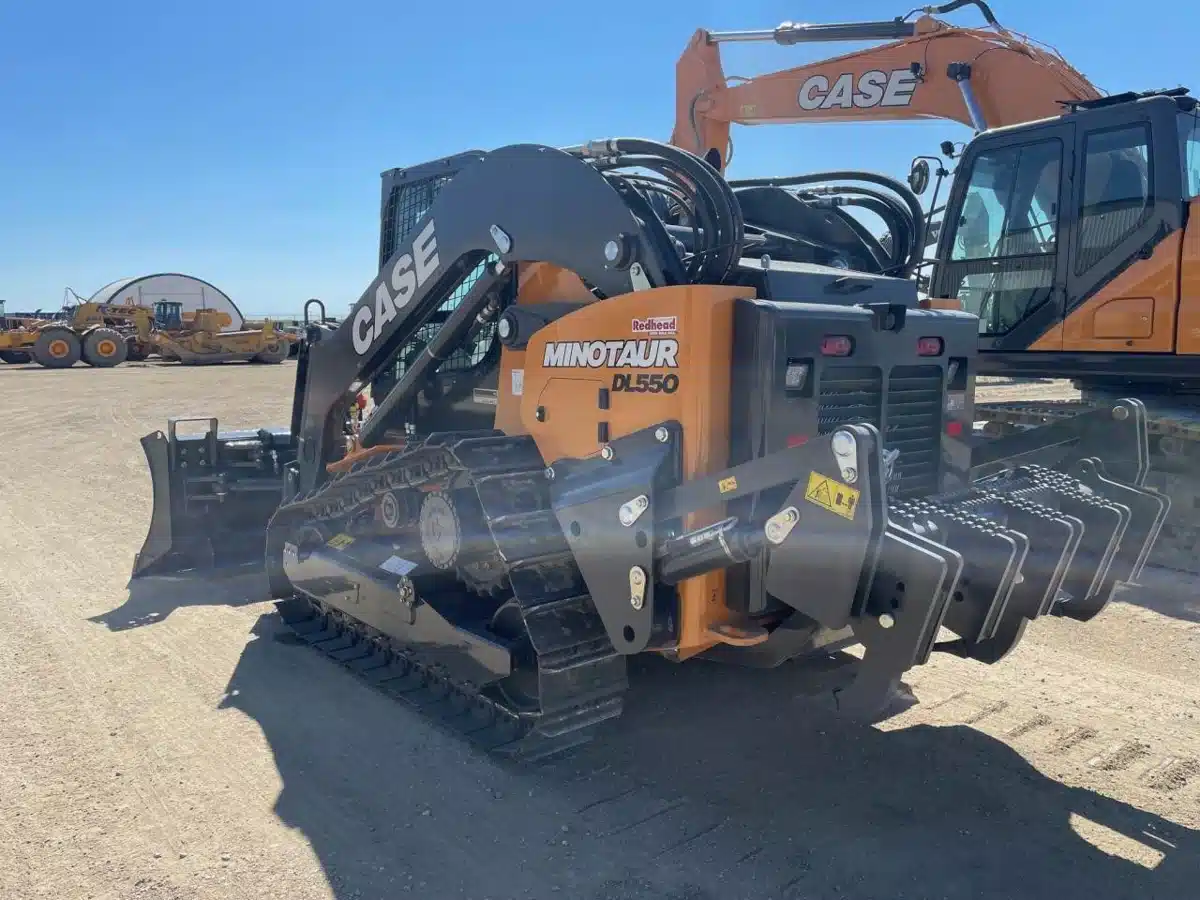 Gallery image 2 for 2024 Case IH DL550B Skid Steer