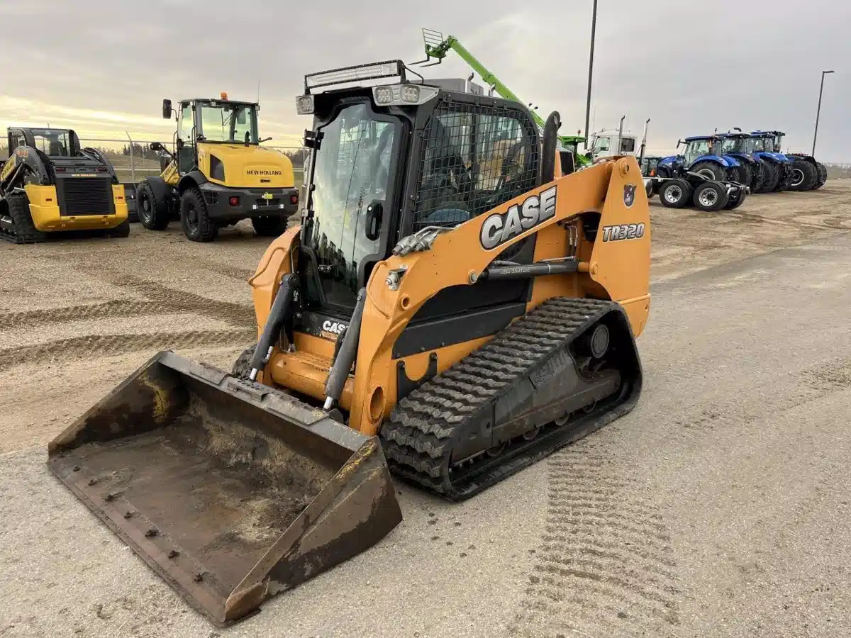 Gallery image 2 for Used 2013 Case IH TR320 Skid Steer