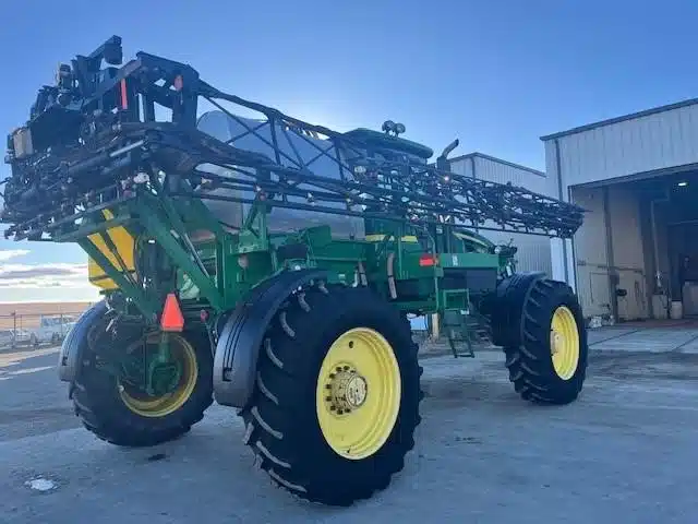 Gallery image 2 for 2011 John Deere 4830 Sprayer - Self Propelled