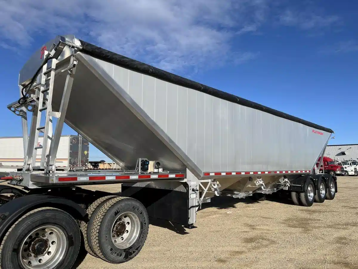 New 2026 PLATINUM TRIDEM GRAIN Trailer - Hopper