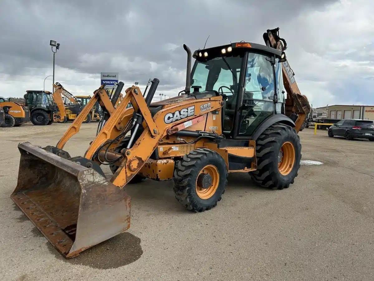 Gallery image 2 for Used 2015 Case IH 580SN Backhoe Loader
