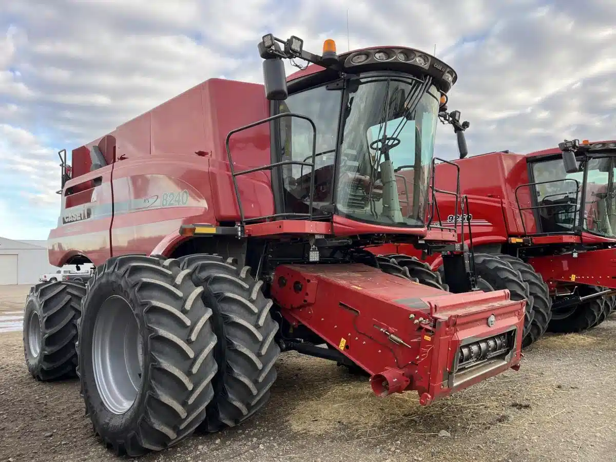 Gallery image 1 for Used 2016 Case IH 8240 Combine