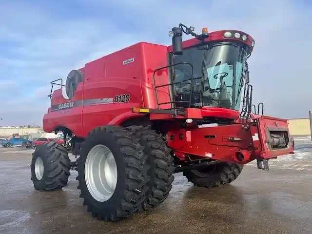 Gallery image 1 for 2009 Case IH 8120 Combine