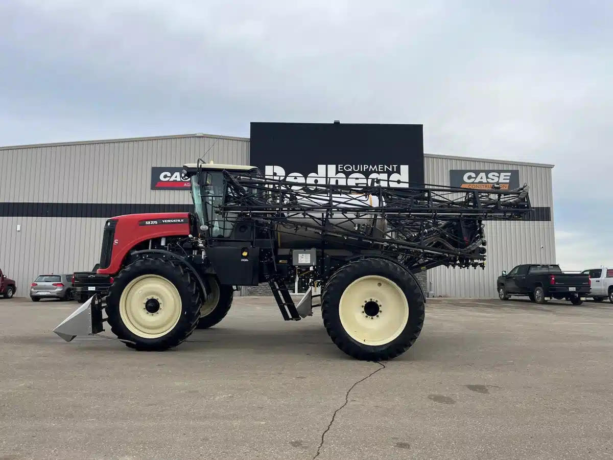 Gallery image 2 for Used 2012 Versatile SX275 Sprayer - Self Propelled