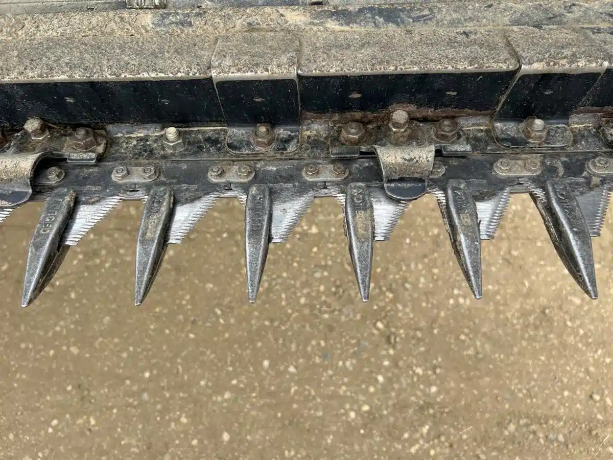 Gallery image 2 for Used 2016 MacDon FD75 Header - Flex Draper