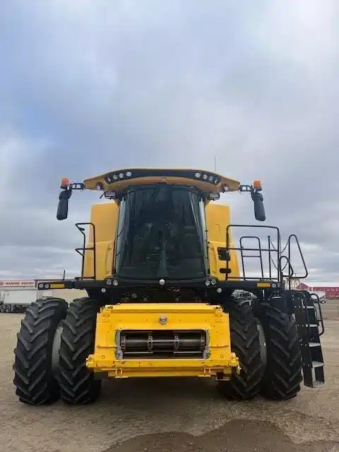 Gallery image 1 for 2020 New Holland CR8.90 Combine