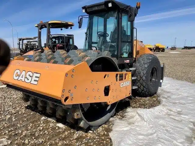 Gallery image 1 for 2022 Case IH SV213E Compactor