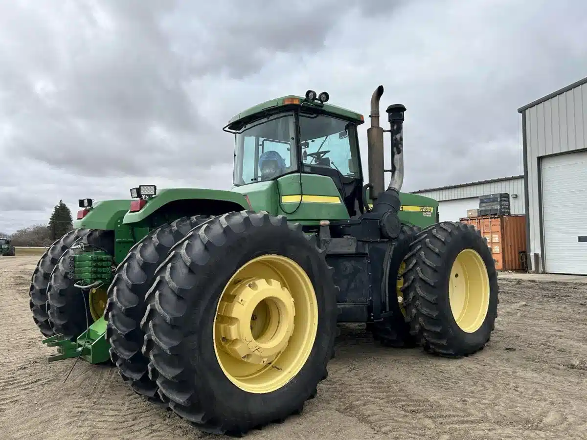 Gallery image 2 for Used 1997 John Deere 9200 Tractor