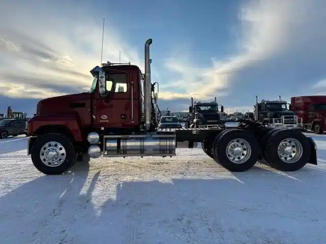 Gallery image 2 for 2026 Mack PINNACLE 64T Semi-Truck