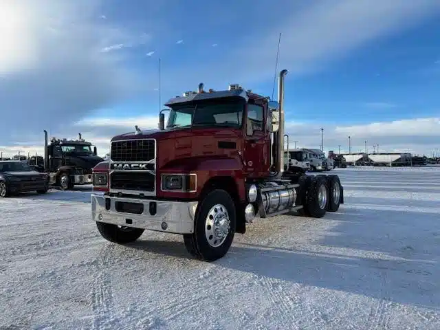 Gallery image 1 for 2026 Mack PINNACLE 64T Semi-Truck