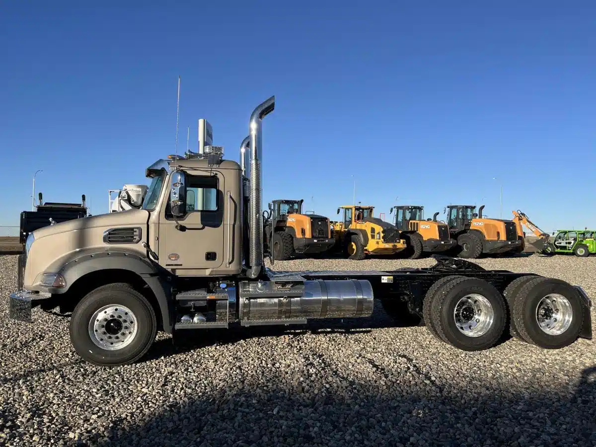 Gallery image 2 for 2026 Mack GRANITE 64BT Semi-Truck
