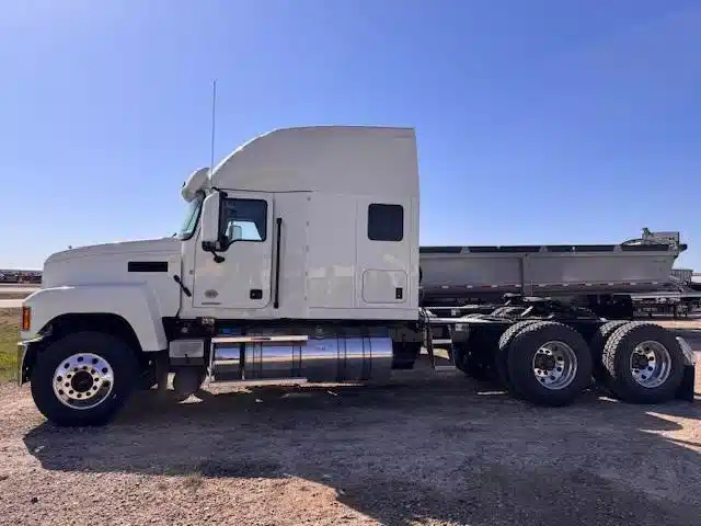 Gallery image 2 for New 2025 Mack PINNACLE 64T Semi-Truck