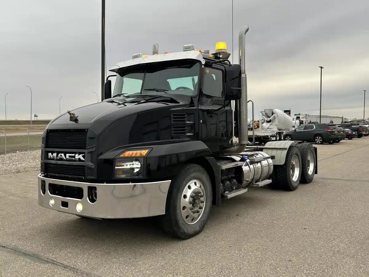 Used 2019 Mack ANTHEM 64T Semi-Truck