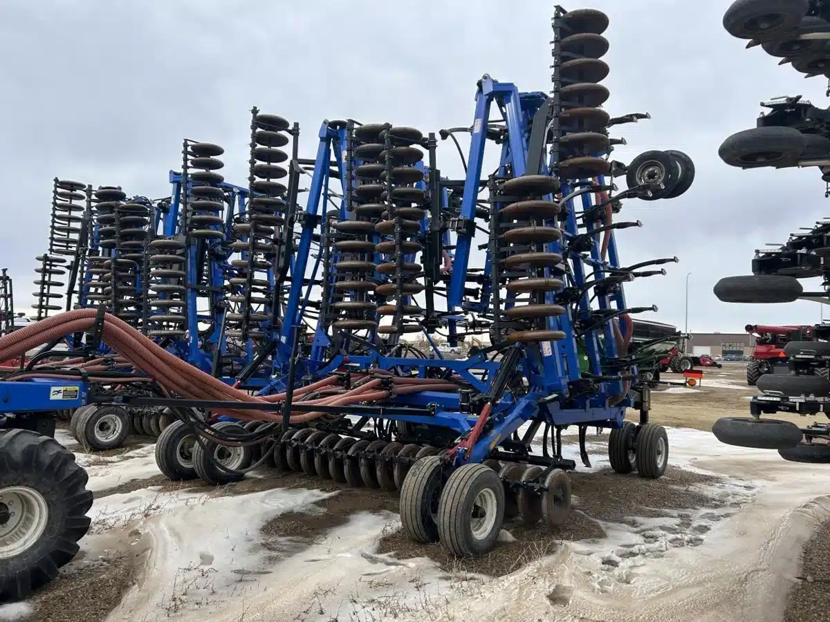 Gallery image 2 for 2011 New Holland P2050 Air Seeder