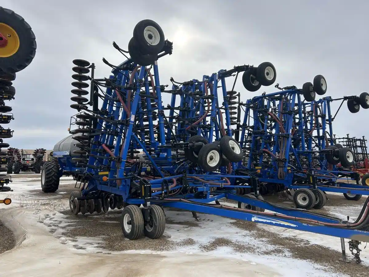 Gallery image 1 for 2011 New Holland P2050 Air Seeder