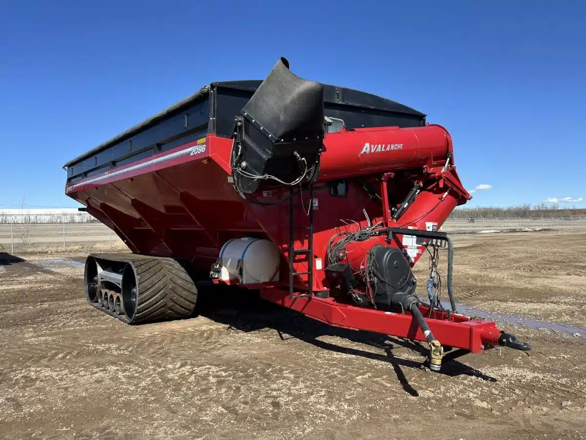 Gallery image 2 for Used 2018 Brent 2096 Grain Cart