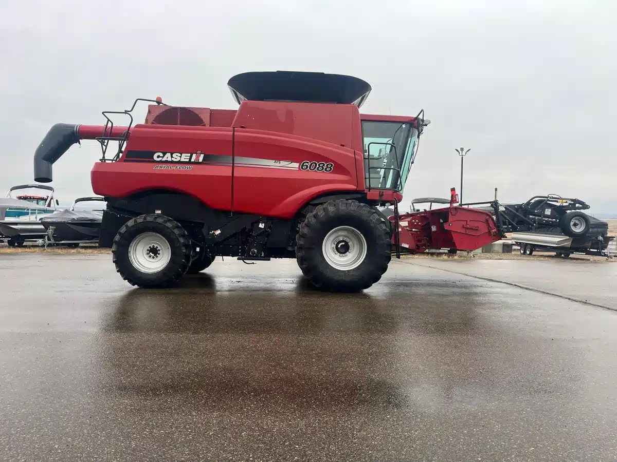 Used 2009 Case IH 6088 Combine