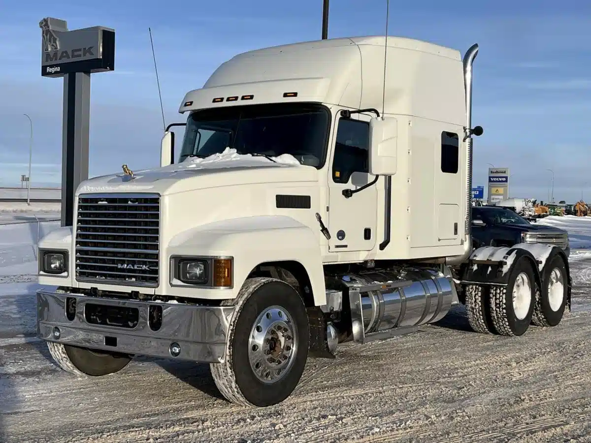 Used 2019 Mack PINNACLE 64T Semi-Truck
