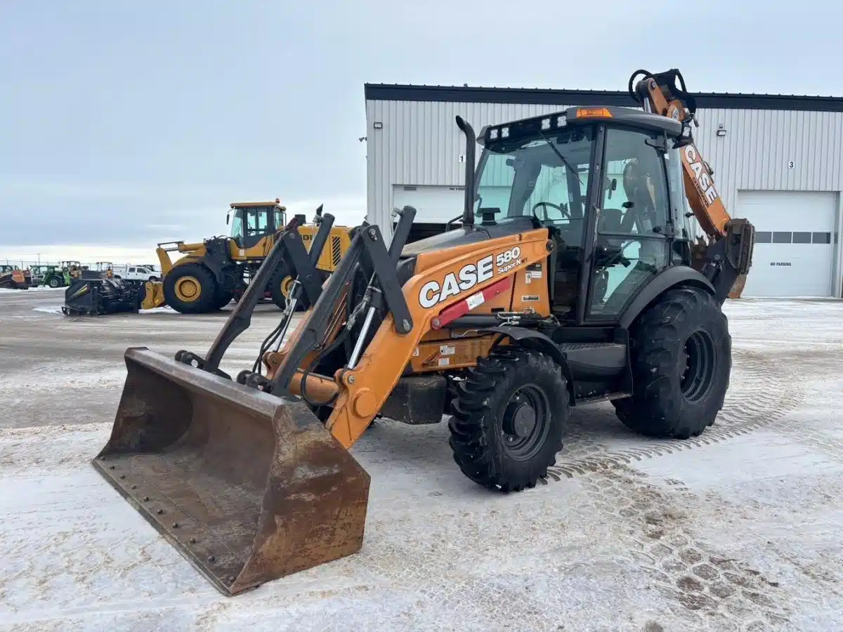 Gallery image 2 for 2019 Case IH 580SN Backhoe Loader