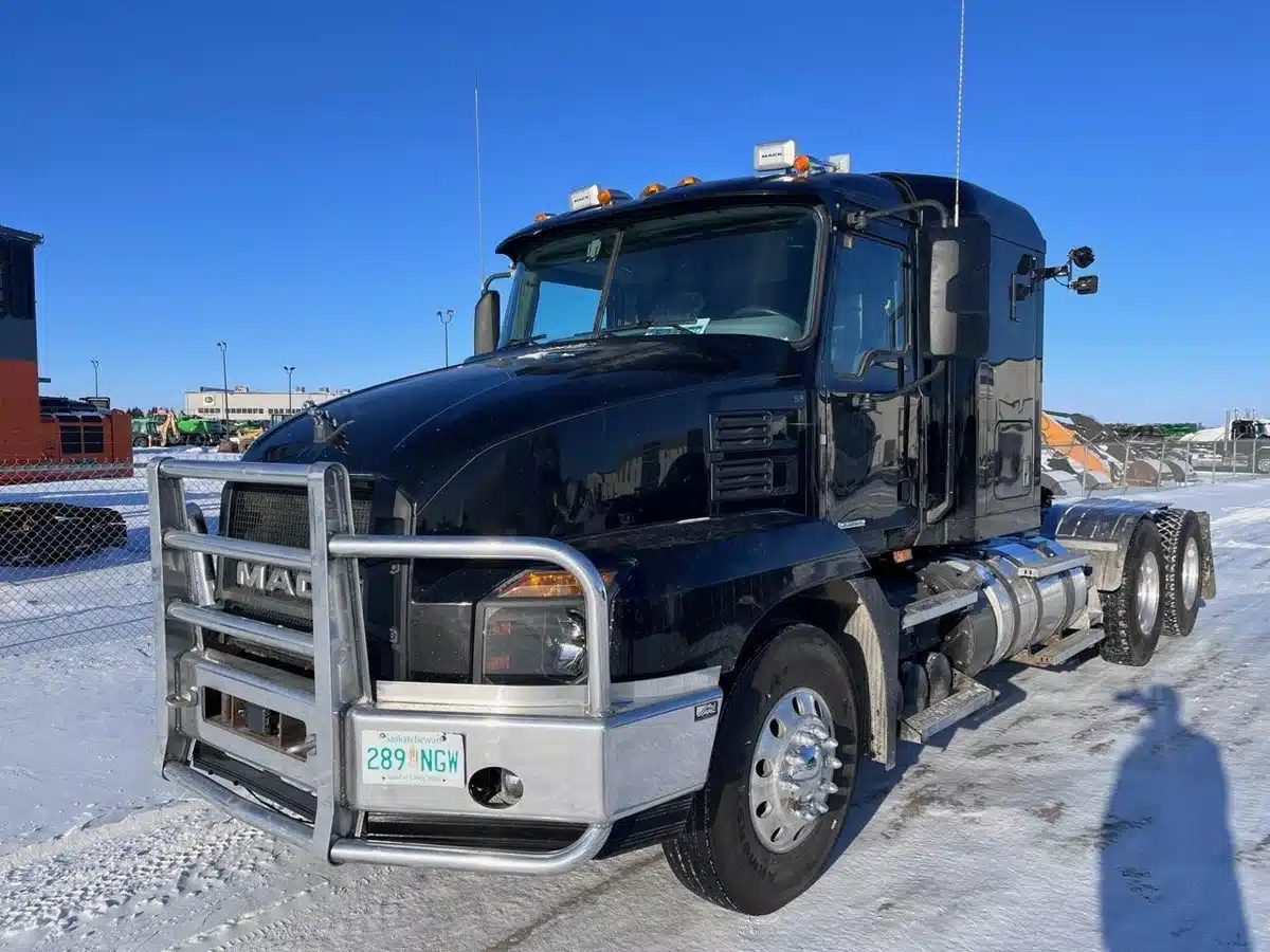 2019 Mack ANTHEM 64T Semi-Truck