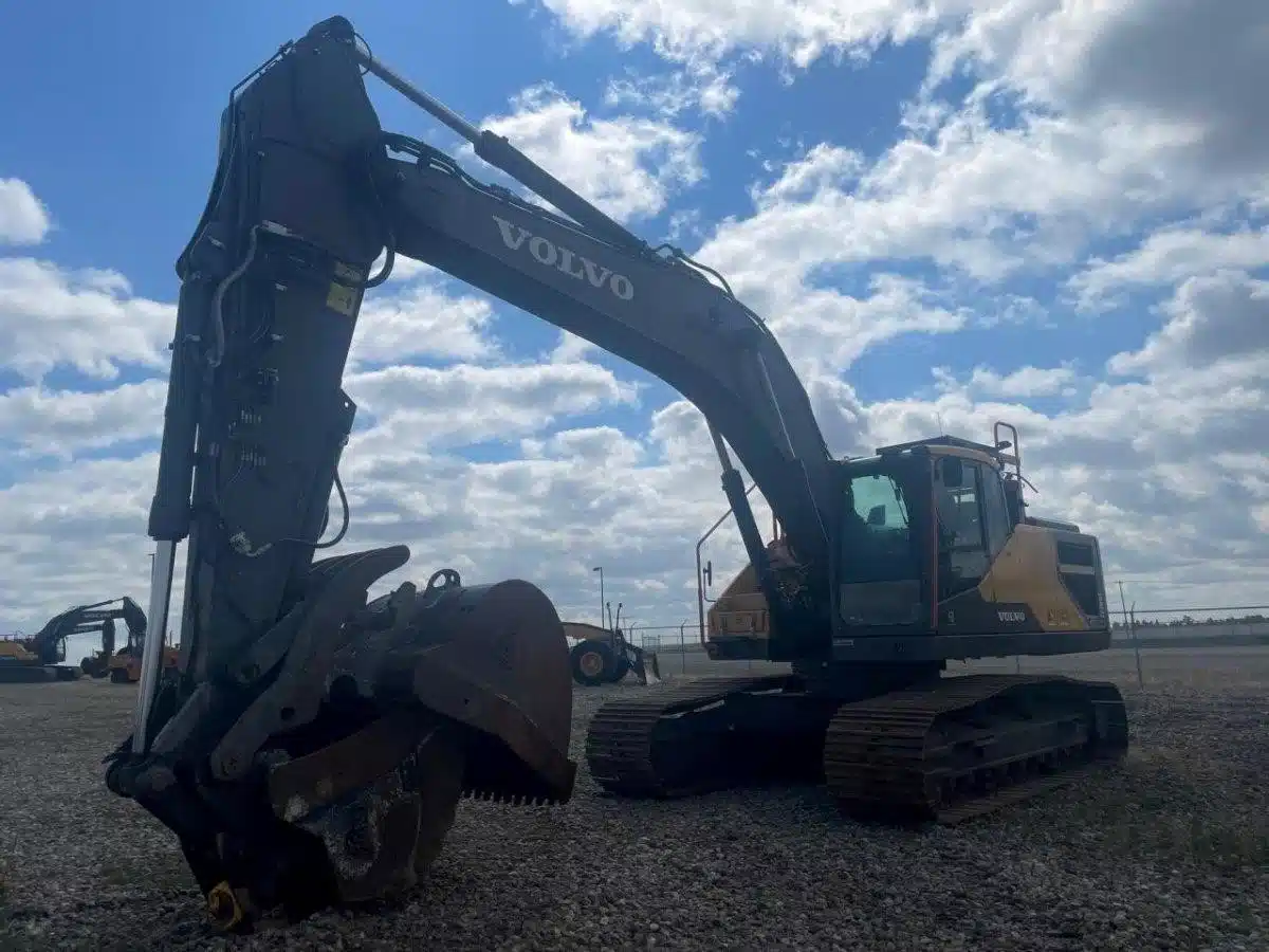 Gallery image 2 for 2018 Volvo EC300E Excavator