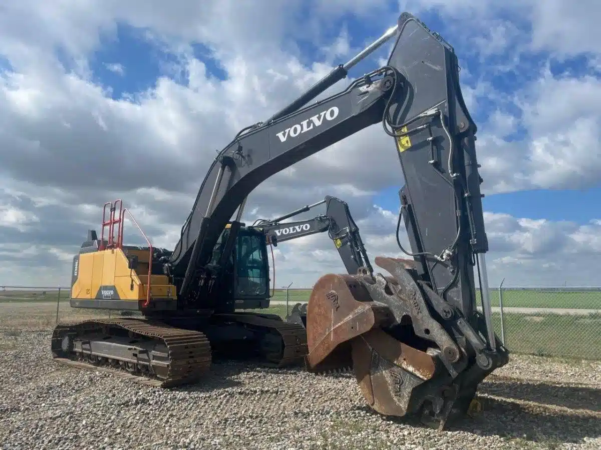 Gallery image 1 for 2018 Volvo EC300E Excavator