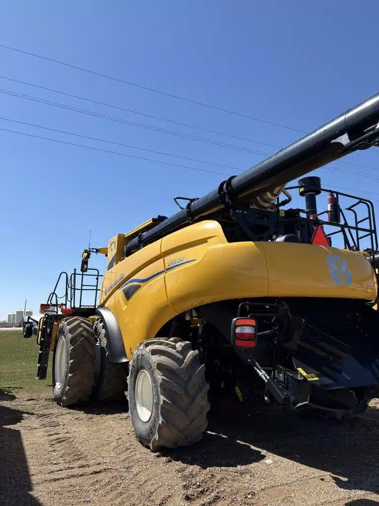 Gallery image 2 for 2024 New Holland CR9.90 Combine