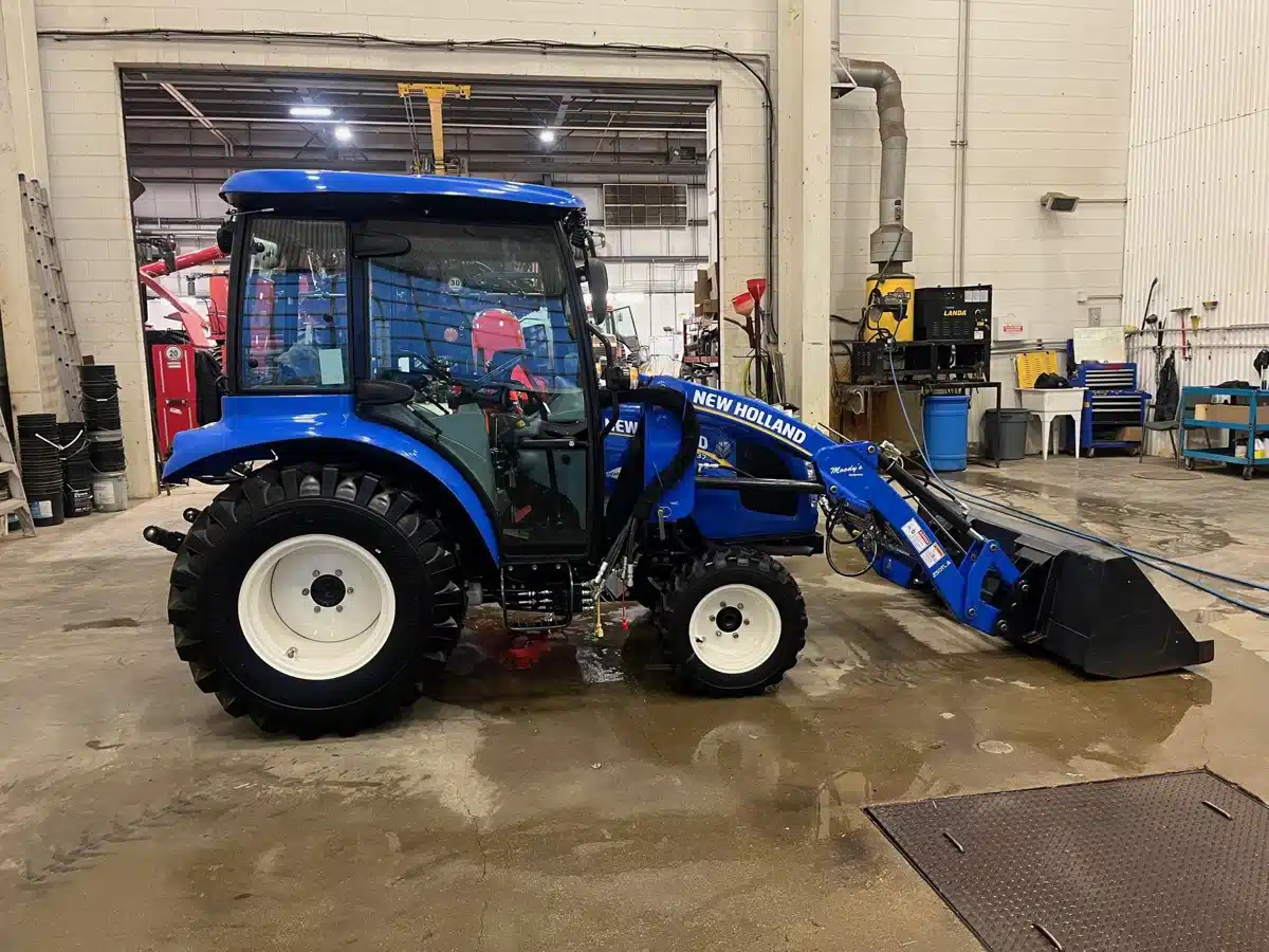 Gallery image 2 for 2016 New Holland BOOMER 37 Tractor