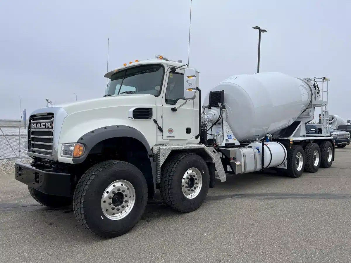 Gallery image 1 for 2025 Mack GRANITE 86FR Truck - Cement