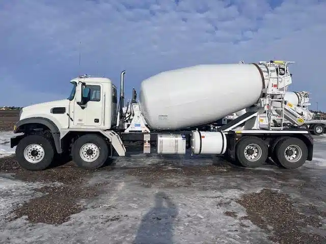 Photo de la Galerie 2 pour 2026 Mack GRANITE 64BR Camion à benne