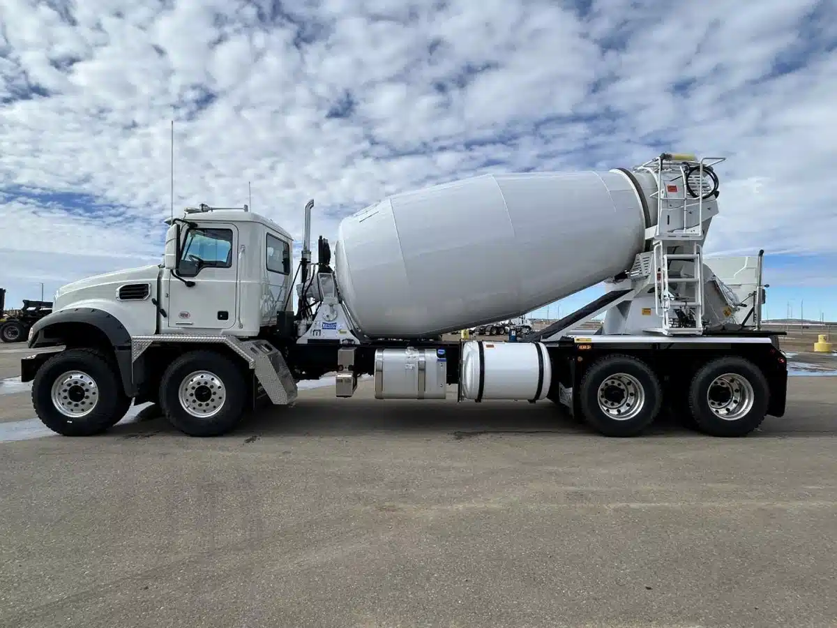 Gallery image 2 for 2026 Mack GRANITE 64BR Truck - Dump