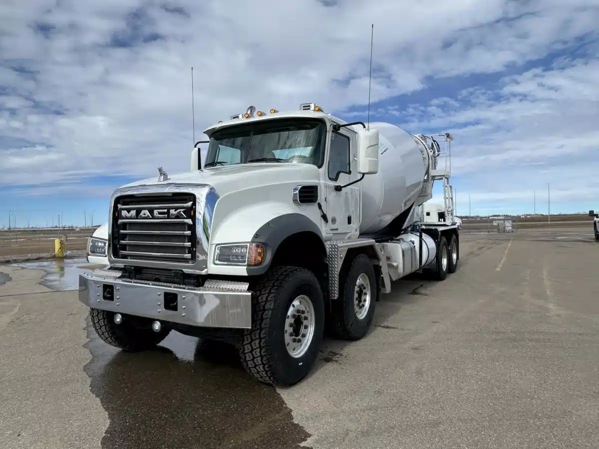 Gallery image 1 for 2026 Mack GRANITE 64BR Truck - Dump