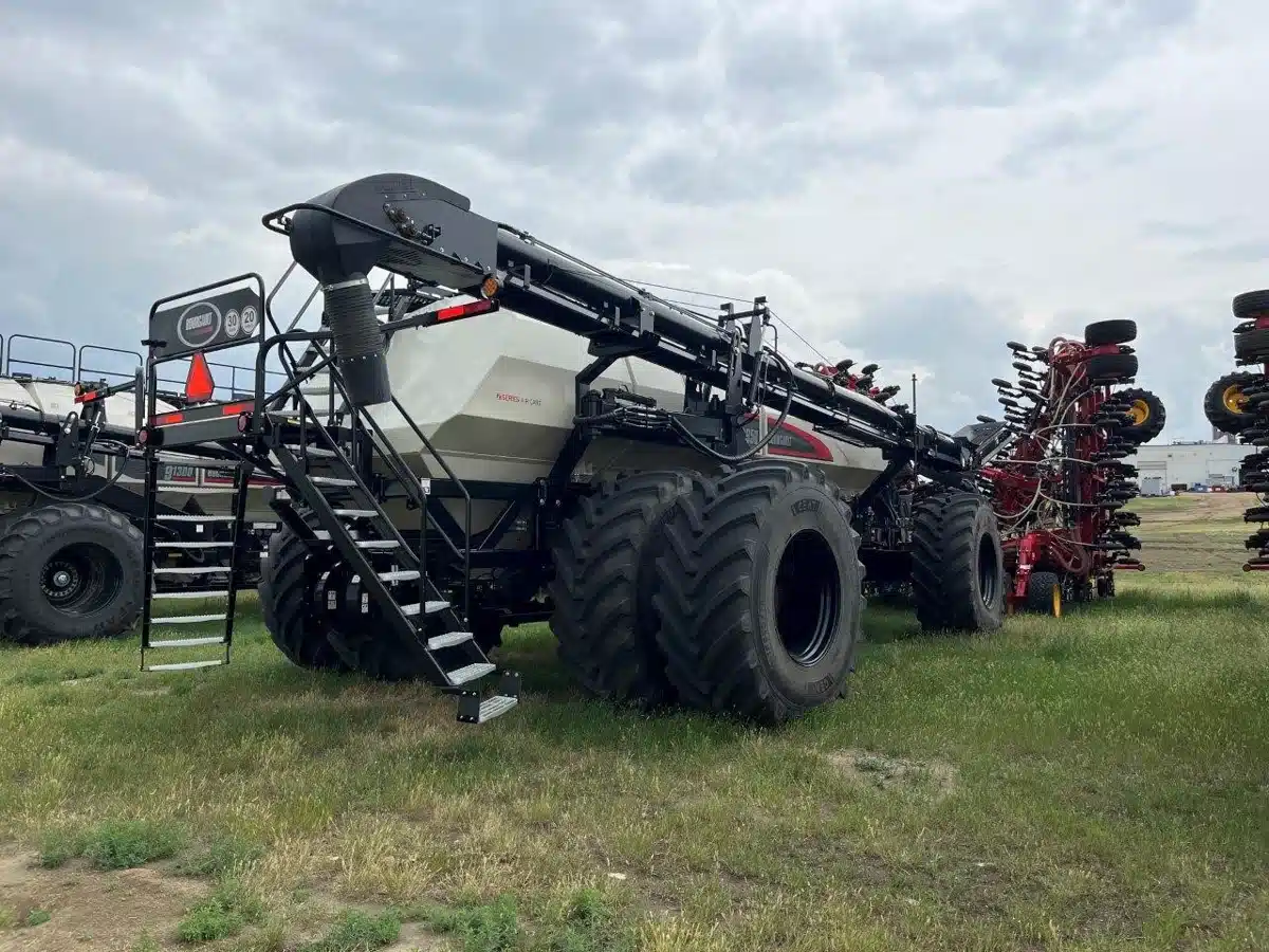 Gallery image 1 for 2017 Apache AS1020 Sprayer - Self Propelled