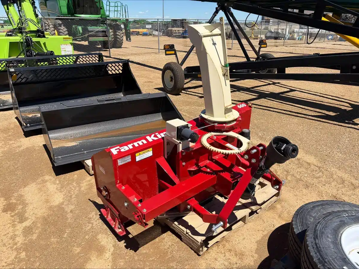 Gallery image 2 for 2023 Buhler Farm King Y600 Snow Blower