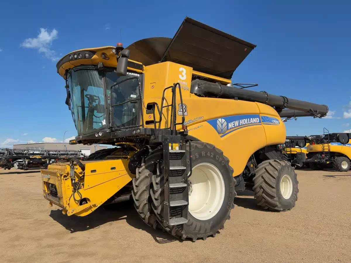 Gallery image 2 for 2021 New Holland CR9.90 Combine