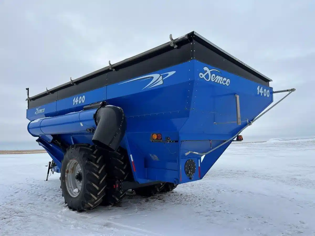 Gallery image 2 for 2011 Demco 1400 Grain Cart