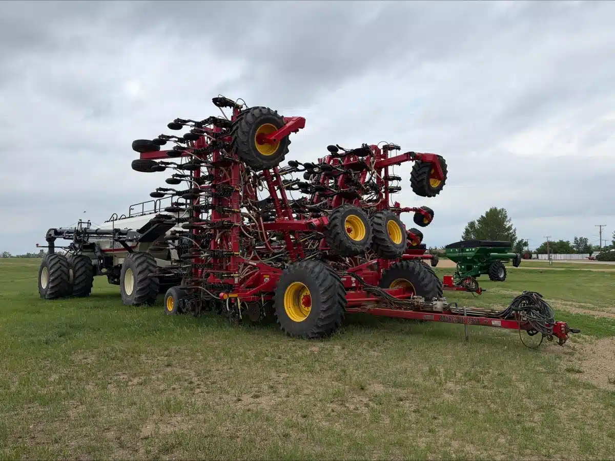 Photo de la Galerie 1 pour 2018 Bourgault 3320-76 Semoir à air