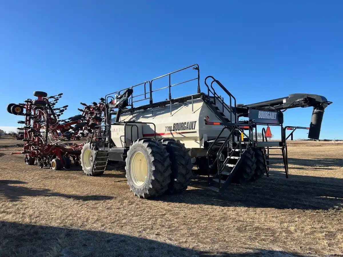 Gallery image 2 for 2015 Bourgault 3320-66 Air Drill